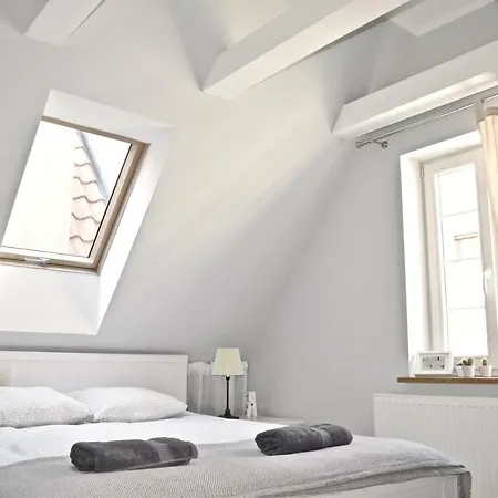 Attic - Downtown Apartment